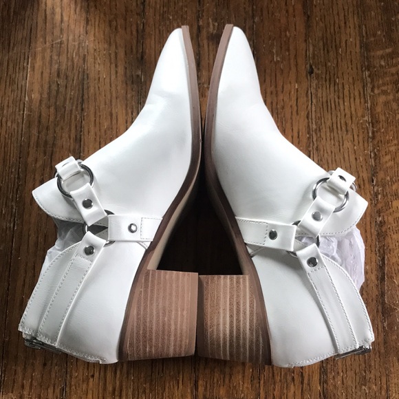 Carlos by Carlos Santana Pointer white pointed toe booties with heel, size 8 - Picture 8 of 10